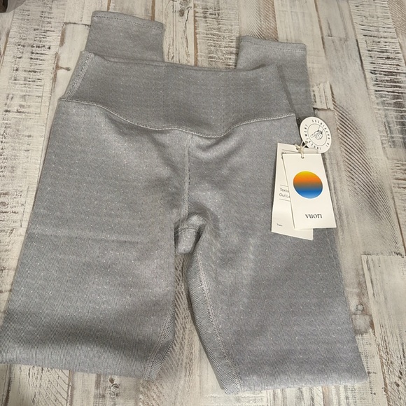 Vuori | Textured Chilled Out Legging | Houndstooth - Picture 14 of 16